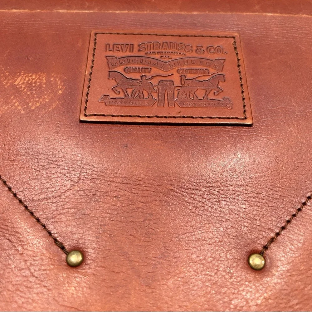 Levi's Leather Laptop Computer Case Rectangular Shaped Brown 15.6 x 12 Inch - Picture 3 of 15